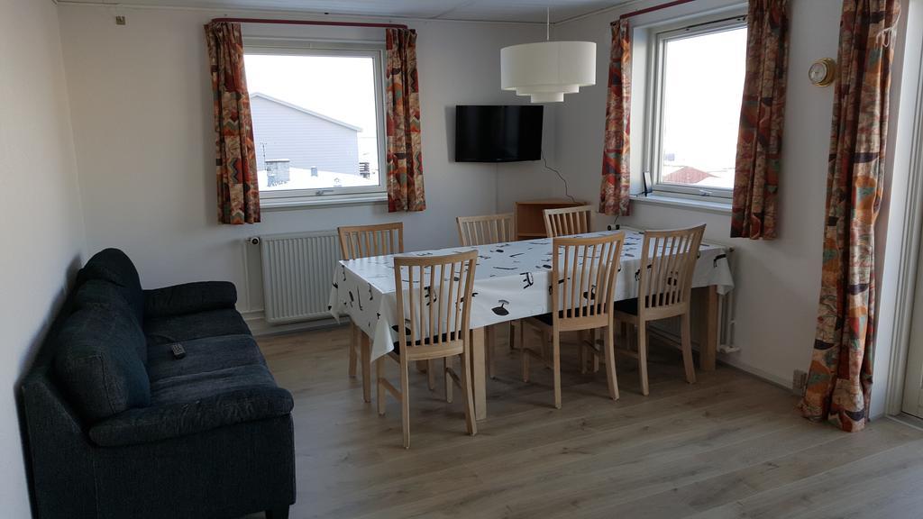 Vandrehuset 2 Og 3 Nuuk Room photo