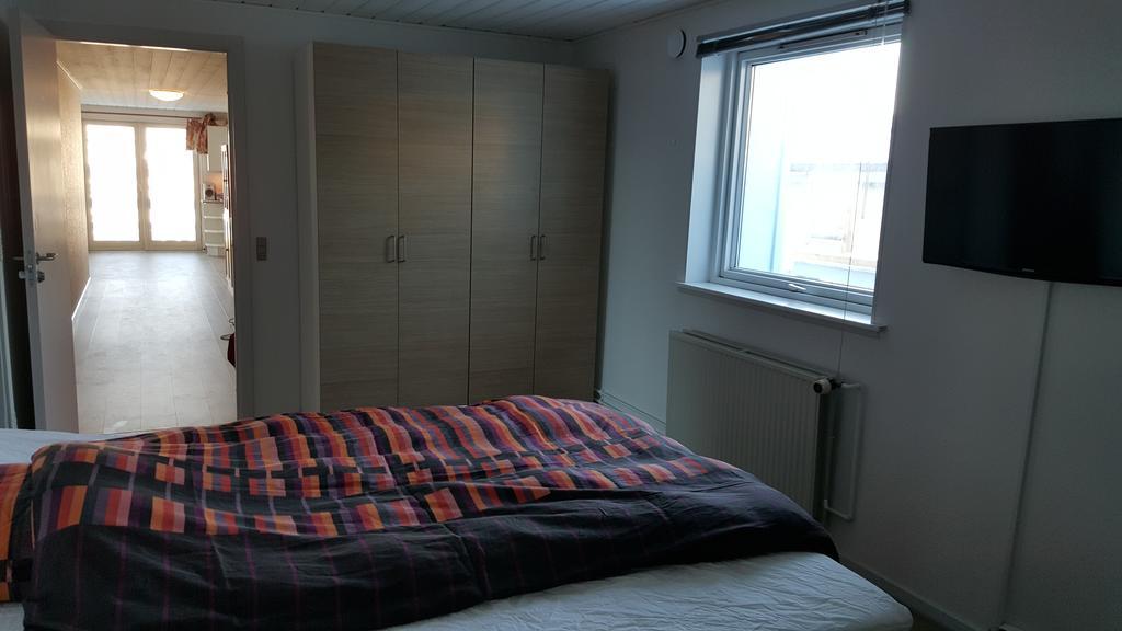 Vandrehuset 2 Og 3 Nuuk Room photo